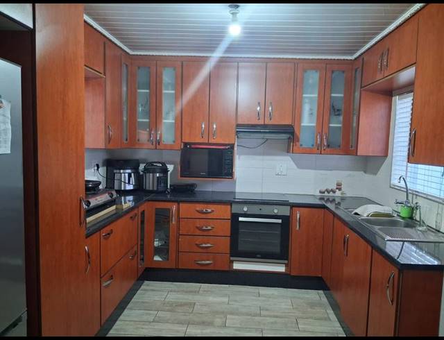 3 BEDROOM HOUSE FOR SALE IN BENDOR